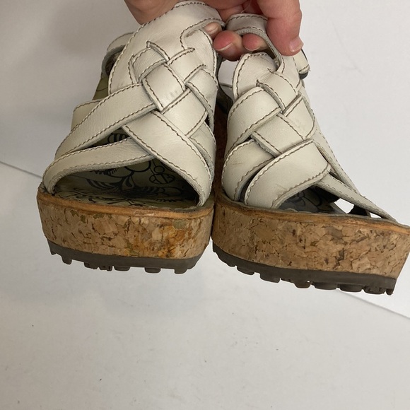 Fly London Shoes Womens 38 7.5 8 Cream Beige Leather Cork Wedge Platform Sandals - Picture 7 of 13